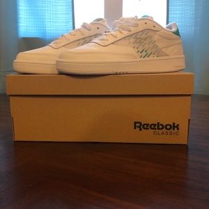 Reebok women’s tennis shoes